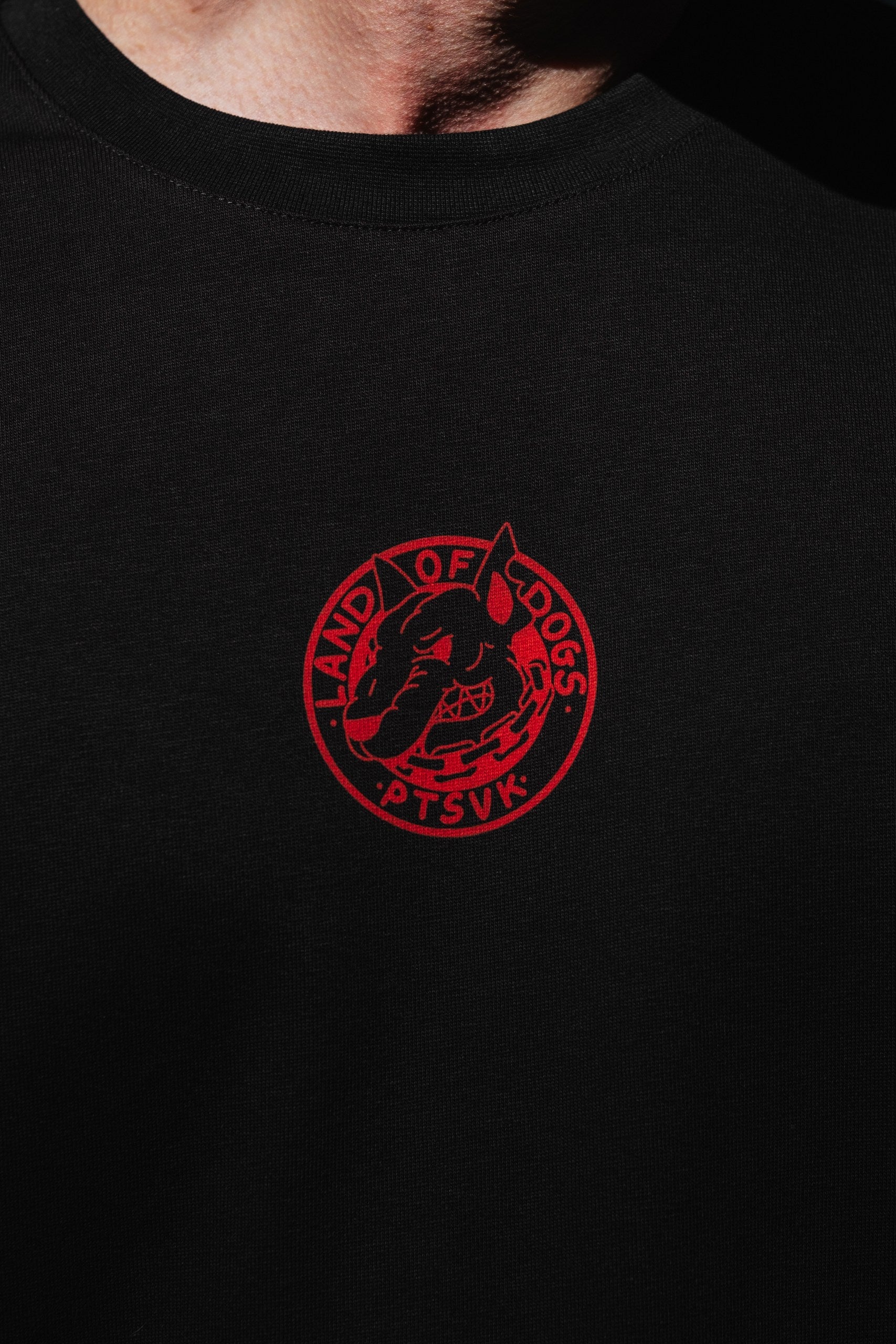 LONG SLEEVE DOGS LAND BLACK
