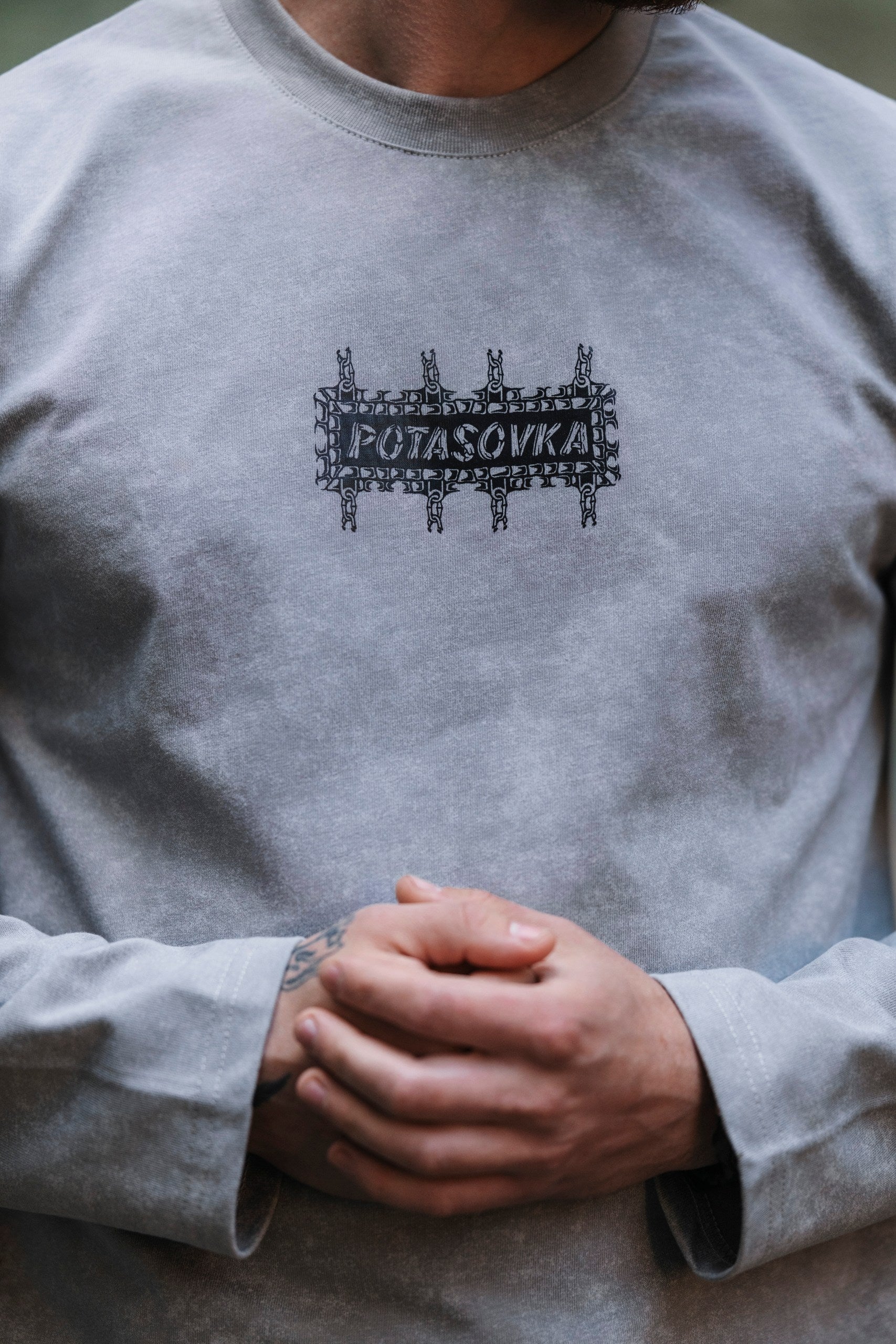 LONG SLEEVE GREY KNIGHT FIGHT