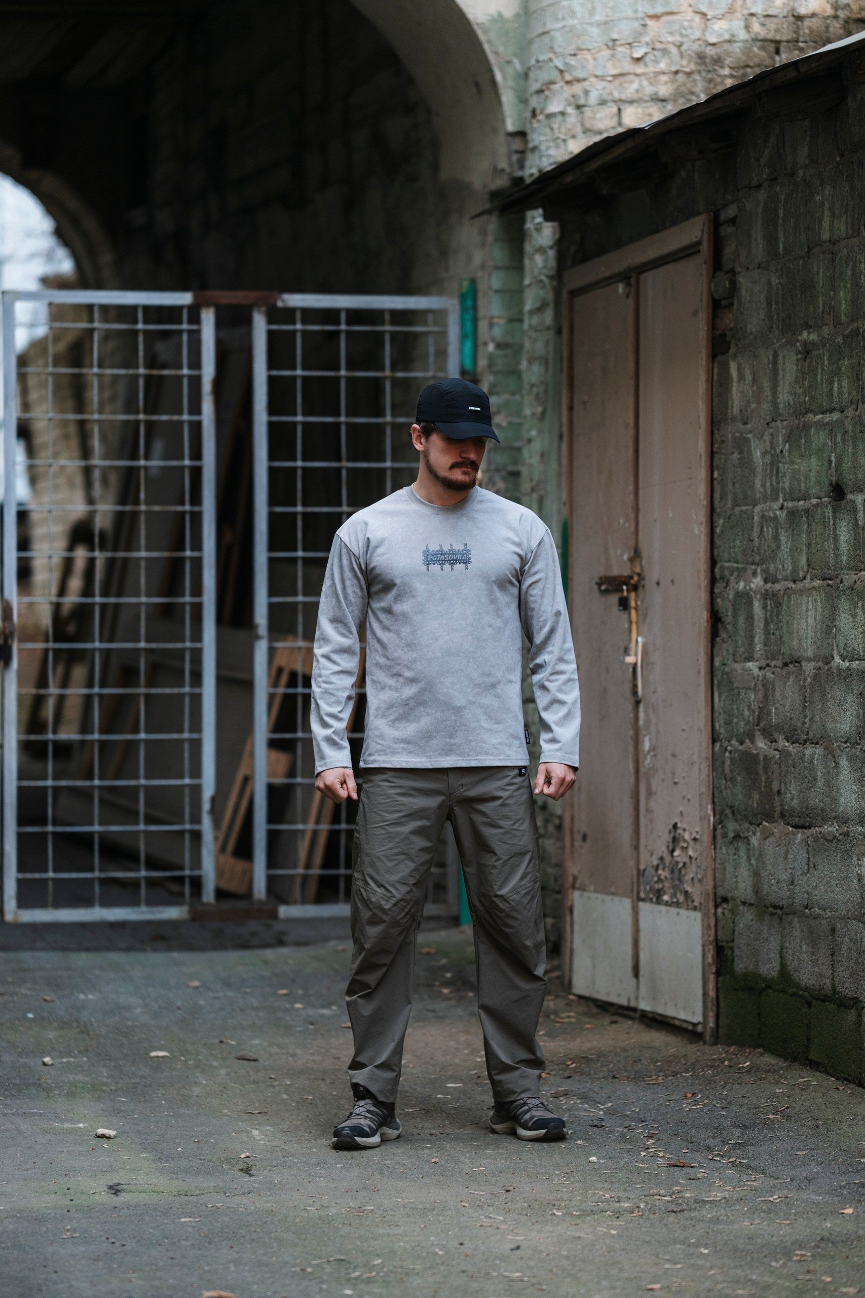 LONG SLEEVE GREY KNIGHT FIGHT