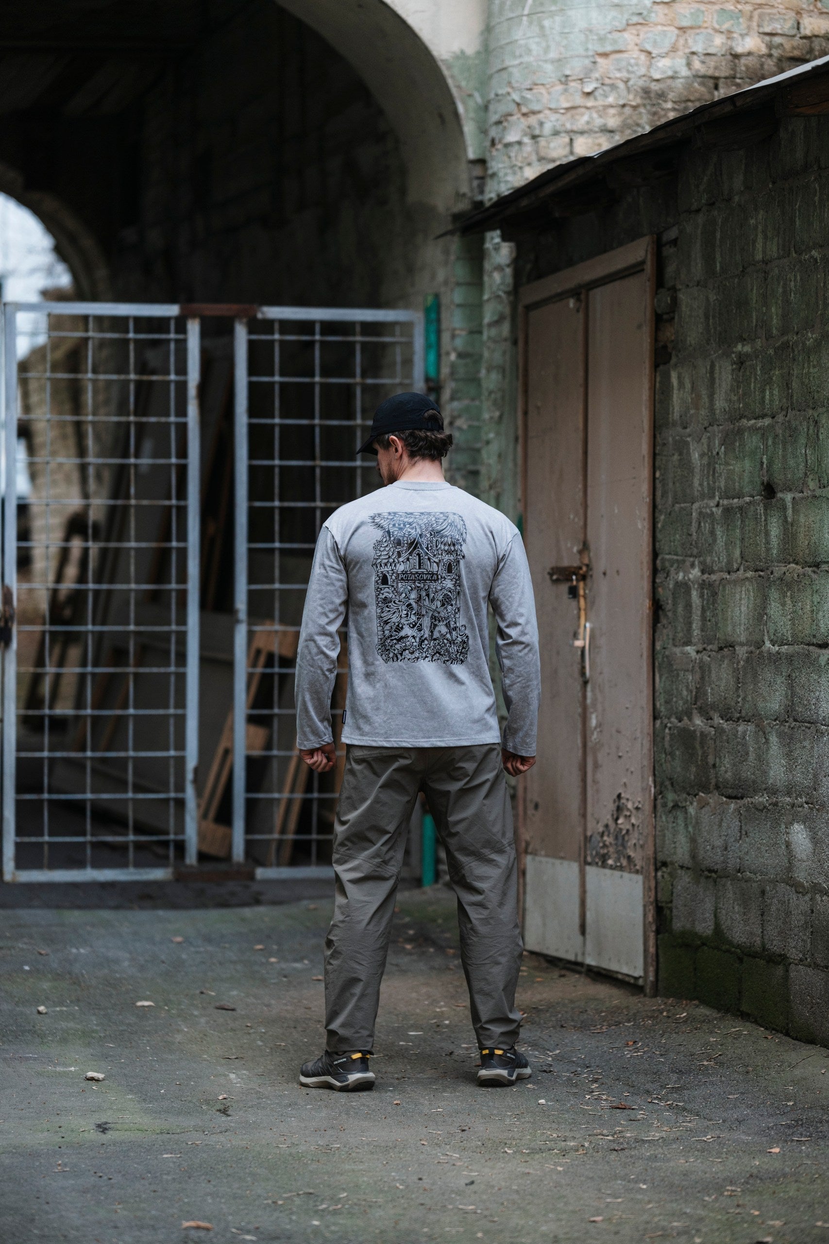 LONG SLEEVE GREY KNIGHT FIGHT