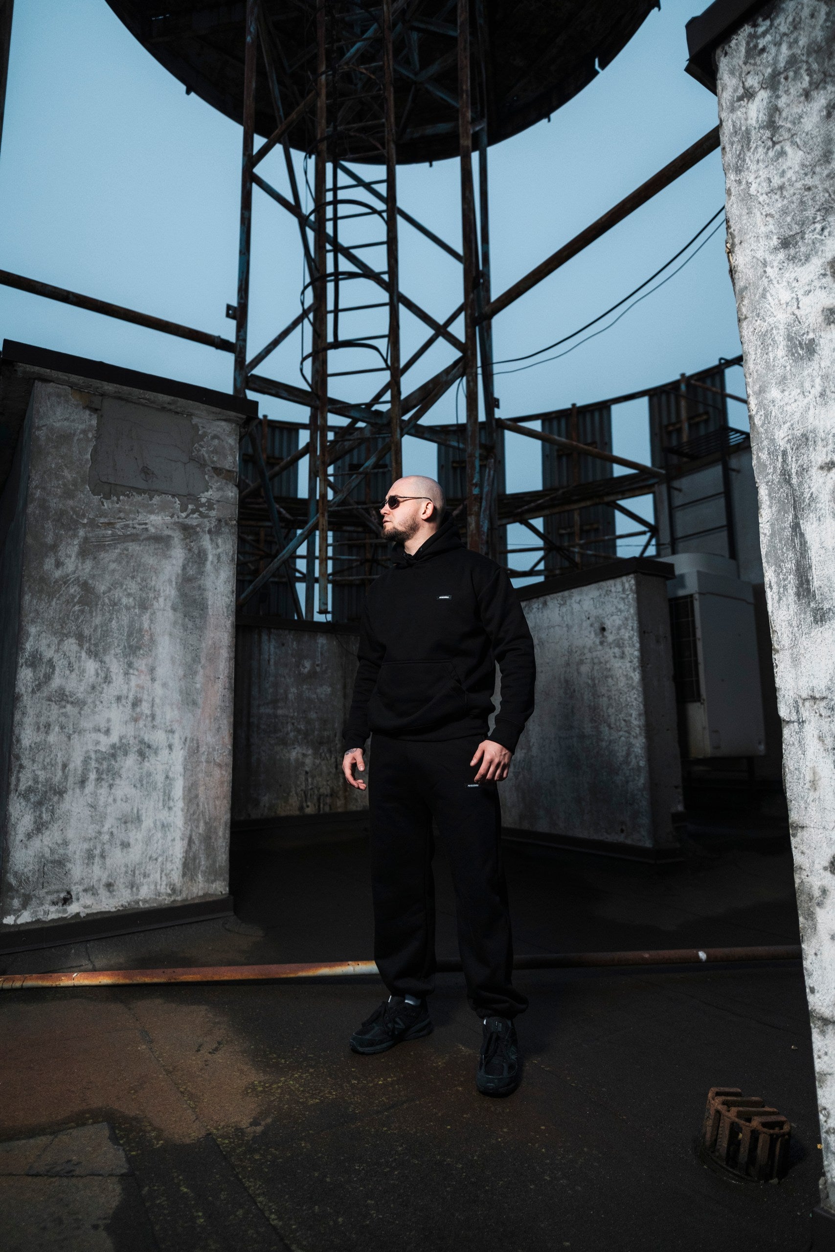 BLACK FLEECE TRACKSUIT LOGO 2.0