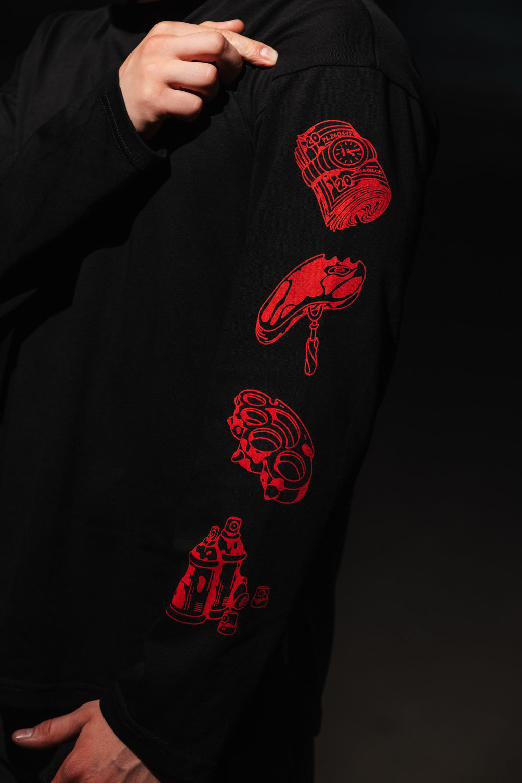 LONG SLEEVE DOGS LAND BLACK