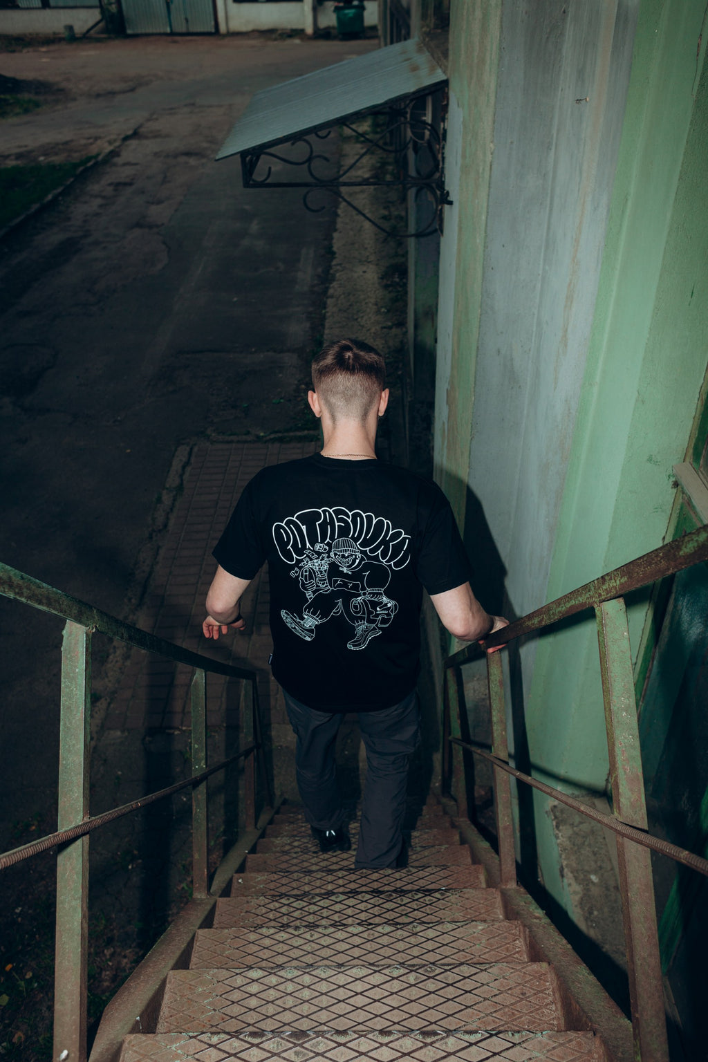 T-SHIRT DEALER BLACK