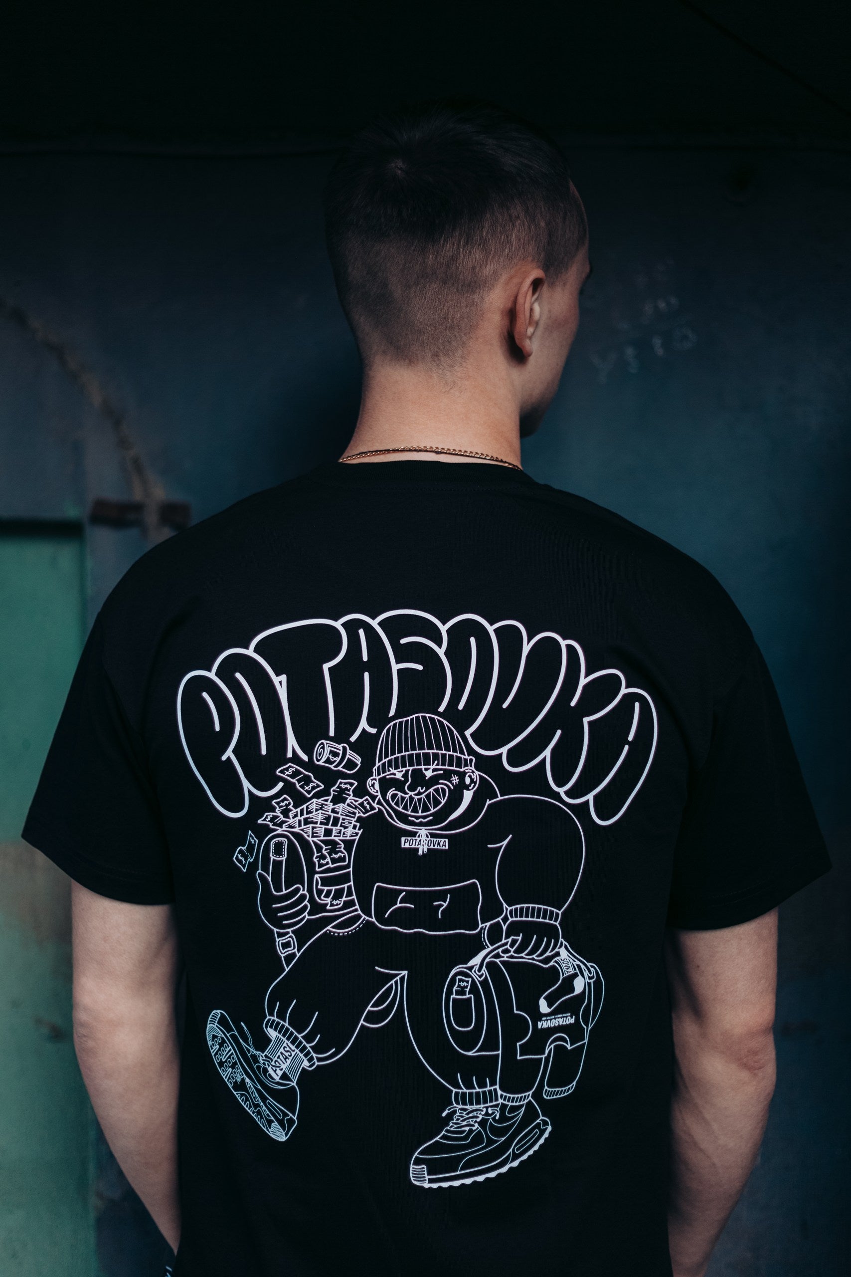 T-SHIRT DEALER BLACK