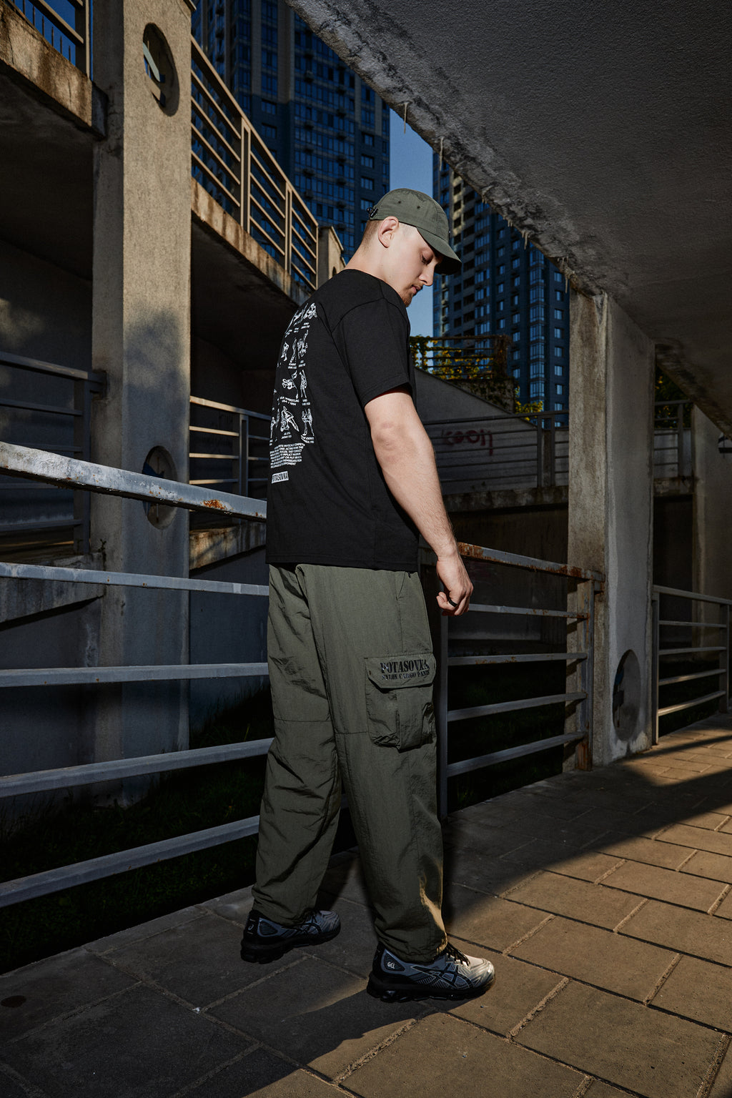 NYLON CARGO PANTS OLIVE 02
