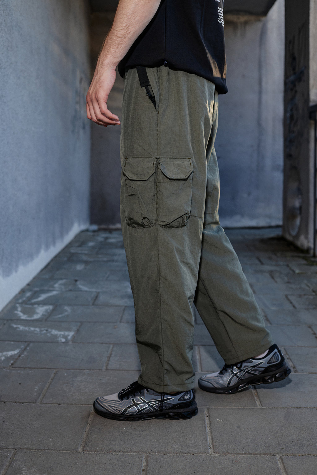 NYLON CARGO PANTS OLIVE 02