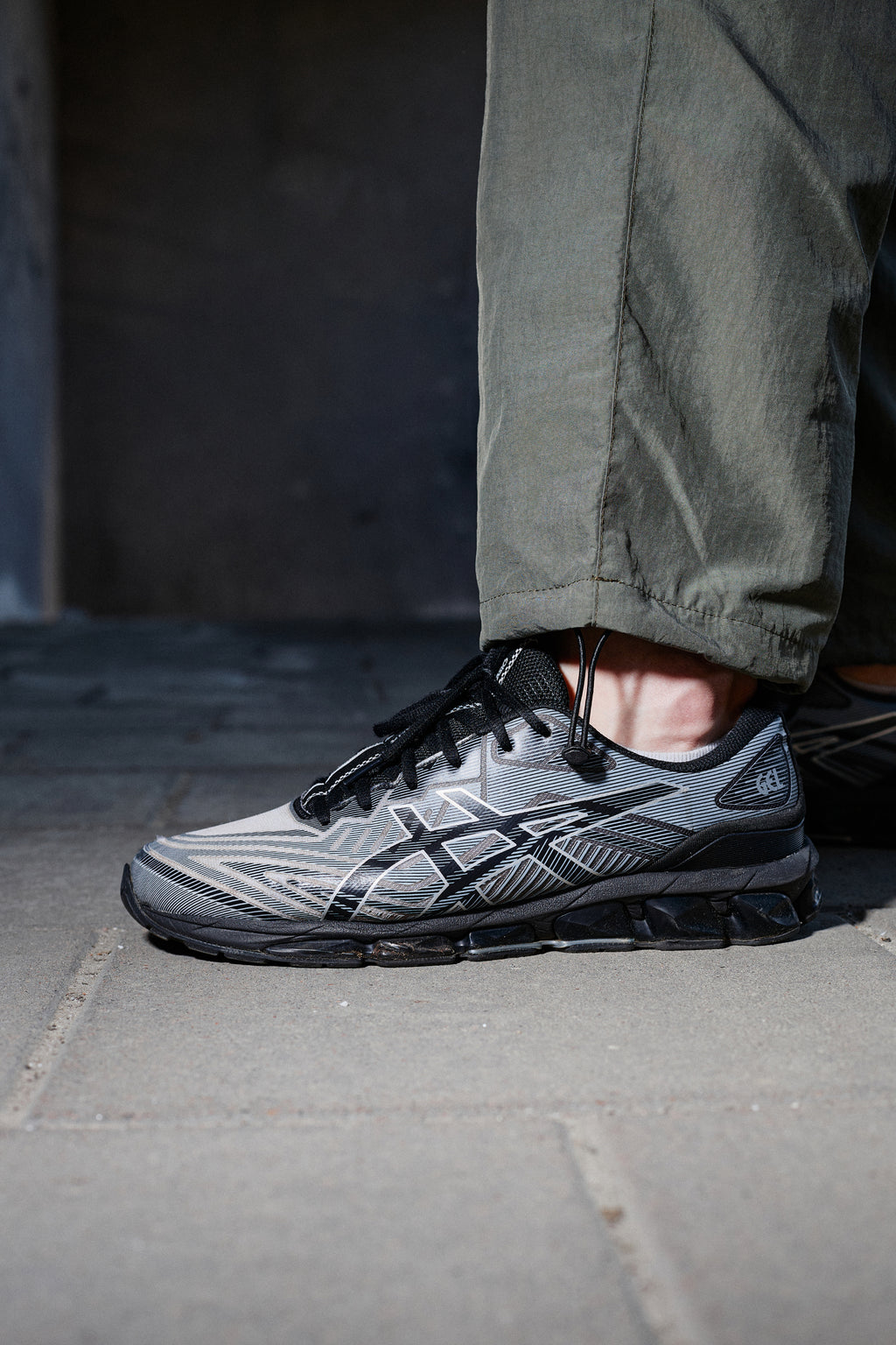 NYLON CARGO PANTS OLIVE 02