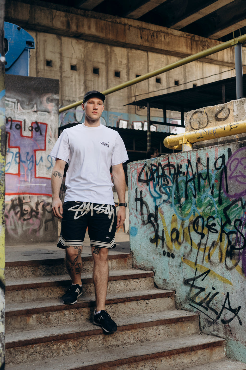 T-SHIRT GRAFFITI TAG WHITE